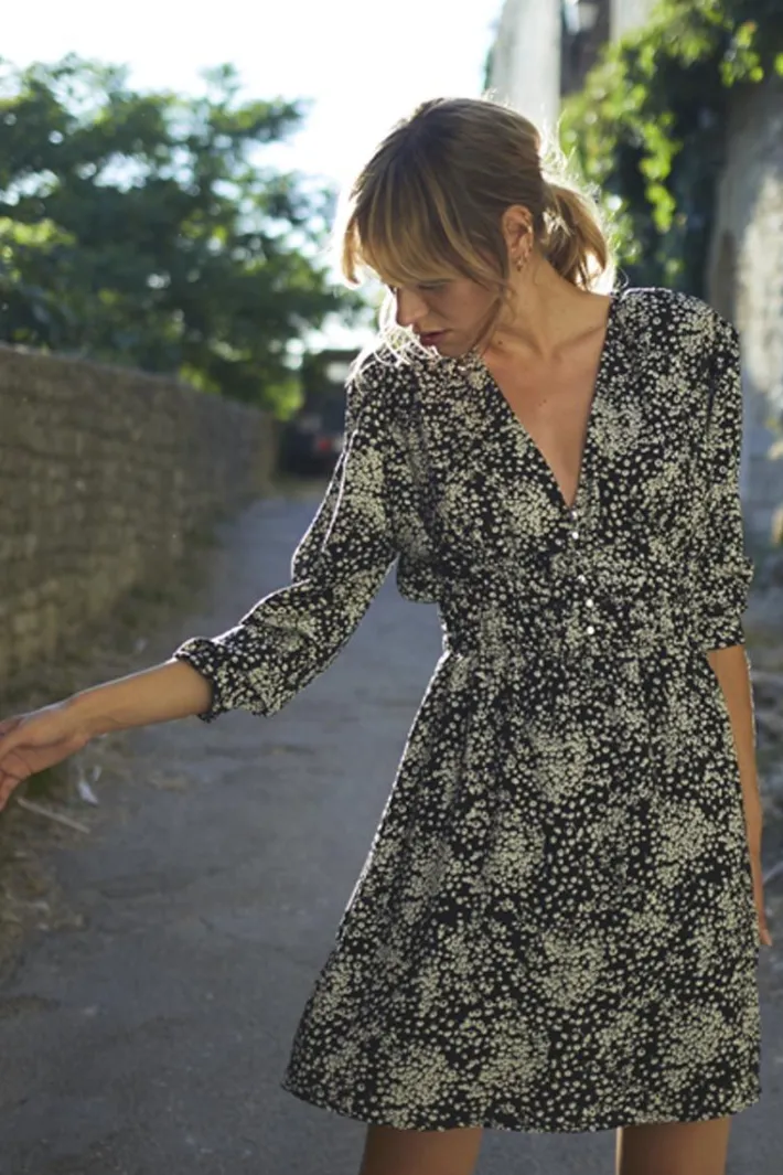 Le Temps des Cerises Robe Edwina A Motif Fleuri Noir Et Blanc Black Flower Cheap